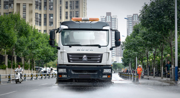 Camion-citerne à eau Sinotruck Howo