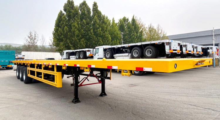 Camion semi-remorque à plateau Sinotruck