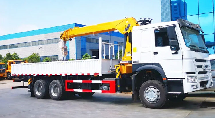 Camion-grue monté Sinotruck Howo