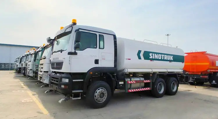 Camion-citerne à eau Sinotruck Howo TX 6x4