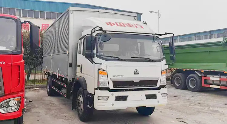 Camion cargo Sinotruk Howo 4×2 Wing